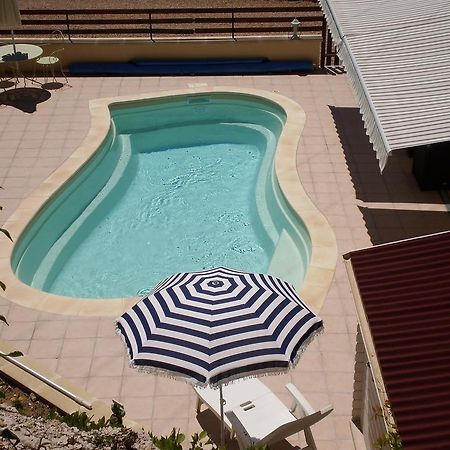 Gite Les Roziers Montmurat Pokoj fotografie